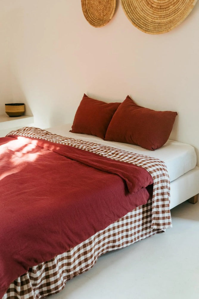 Linen duvet cover Terracotta. Linen bedding in Terracotta. French linen duvet cover king