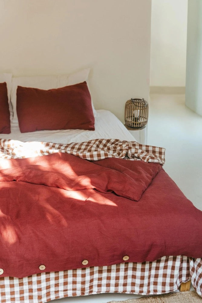 Linen duvet cover Terracotta. Linen bedding in Terracotta. French linen duvet cover king